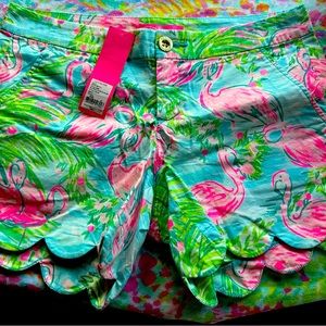 New size 4 Lilly Pulitzer buttercup stretch shorts in Florita flamingo print